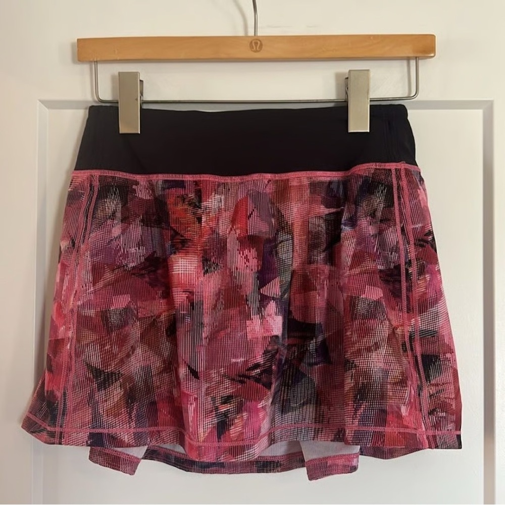 Lululemon Athletica Blackl/Pink Pace Rival Skort size 6 tall